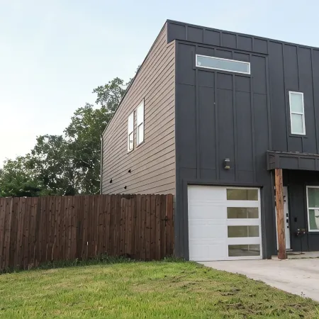 Modern Cowboy Retreat Near Downtown Lockhart