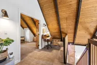 Luxury A-Frame with Hot Tub! 15 Mins to Stevens Pass - Misty Mt. Haus