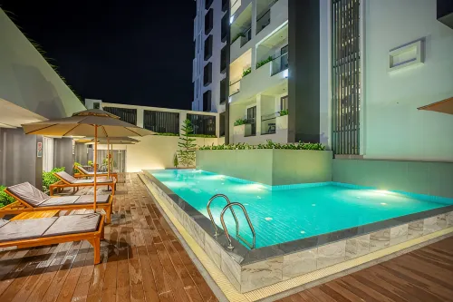 Nalada Hotel - Pools