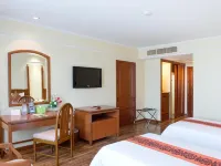 The Palazzo Hotel Hotels near Siam Niramit