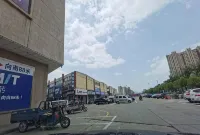 H Hotel (Hai'an High Speed Railway Station) - parking