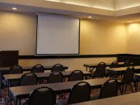 La Quinta Inn & Suites by Wyndham Lumberton - 2-Star
