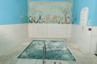 Holiday Inn Express & Suites BLOOMINGTON - NORMAL by IHG - Hot Tub