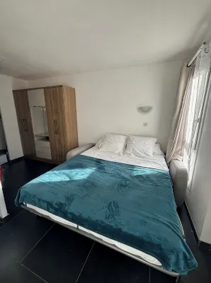 Charming, practical and central studio just a stone's throw from the station