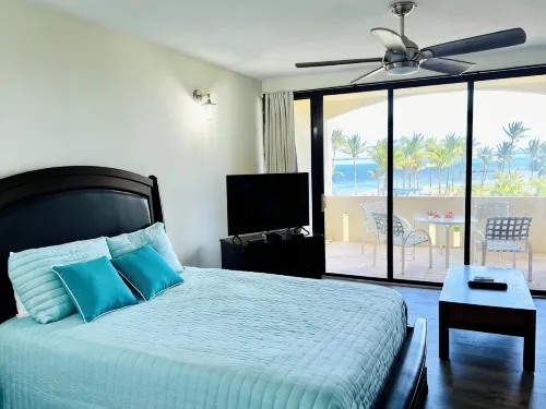 Luxury Studio on the Beach with Pool and Hot Tub - Homestays