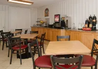 Econo Lodge Inn & Suites Riverside - Corona