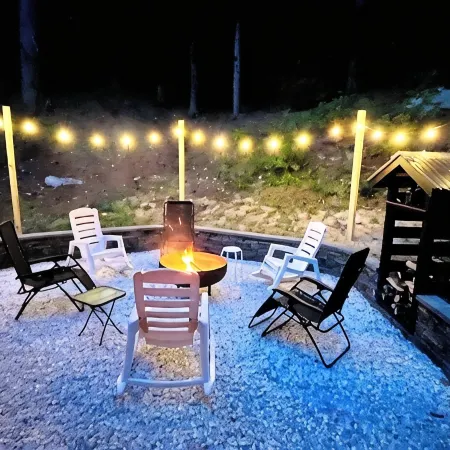 Modern Chalet Near Mt. Sunapee & Lake Massasecum