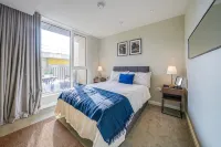 High-End 1Br AC & Balcony Vauxhall Zone 1