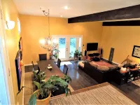 Large 3/4 bedroom Valley View House with Outdoor Space, Pool and Storm Shelter - 3 stjerner