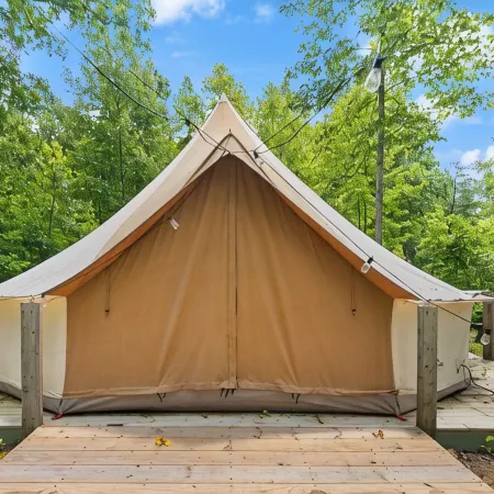 RRG Luxury Glamping Tent– Cozy Winter Retreat with Fire Pit & Hot-tub