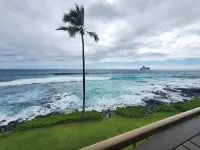 Wow! Gorgeous Direct Oceanfront Kona Reef Condo A25 Dual A/C 3rd Floor Remodeled