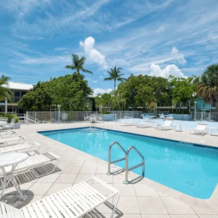Tropical 2BR/2BA Getaway in Gorgeous Key Largo, Pool, Kayak, Lagoon, Marina,