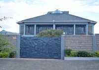 Ilala House, Voi - Spacious 2 Bed, 2 Bath with parking,  7 mins to Tsavo East Hotel a 