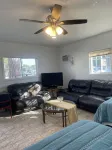 Comfortable  nice big studio. With full kitchen - โฮมสเตย์