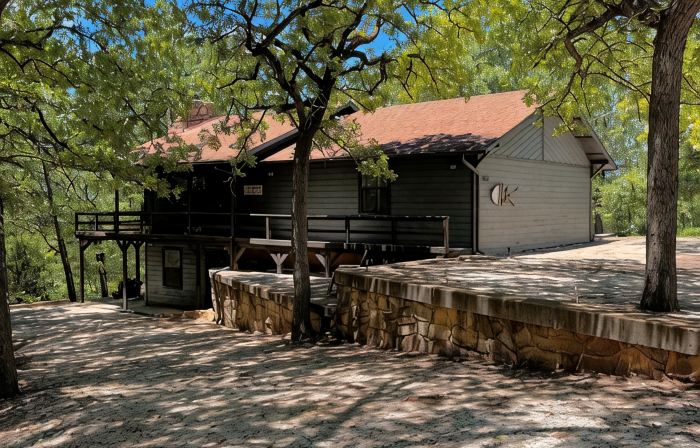 Where the Magic Cabins - Near Turner Falls!