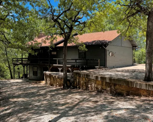 Where the Magic Cabins - Near Turner Falls! マレーのホテル
