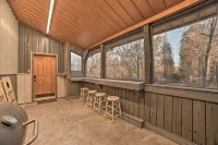 Kentucky Lake Oasis- Walk to Lake, Game Room, Fire Pit & Boat Parking