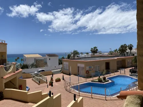 Apartment, dream location, on the sandy beach, WiFi on request, community pool - 2つ星