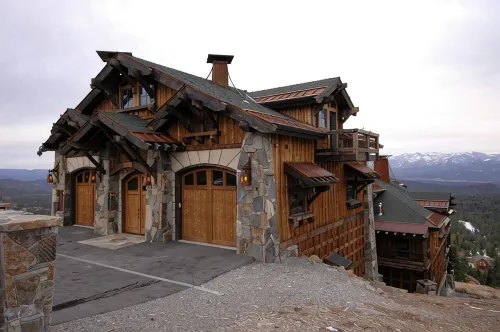 8 Bedrooms, Sleeps 18, 12 bath, Movie theater, Spa, Hot tub, ELEVATOR