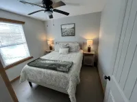 Charming 2-bedroom cabin with WiFi in brilliant Winston-Salem - 샬레 호텔
