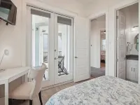 Beachfront House - Peaceful Beach - Dog Friendly! - Elevator and Hot Tub! - 자쿠지