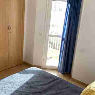 Sleeps 4 Fully Equipped, Clean & Airy, Child Friendly House Overlooking Pool. Rooms