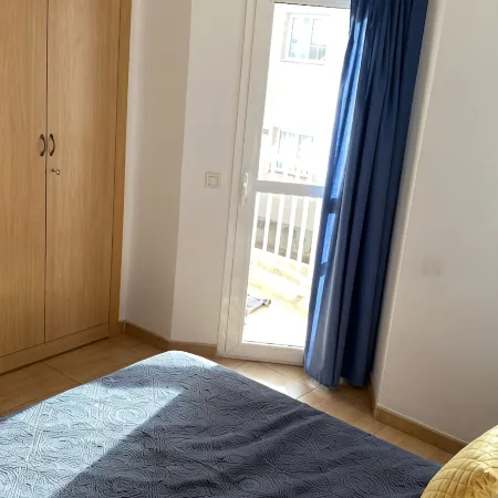 Sleeps 4 Fully Equipped, Clean & Airy, Child Friendly House Overlooking Pool.