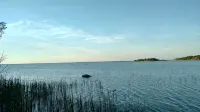 Private lakefront cabin on beautiful Munuscong Bay - Hytter