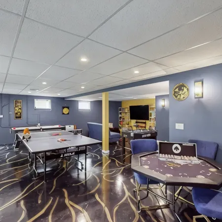 5 BR Luxury Escape with Hot Tub, Home Theater, Arcade, Min from Lake & Slopes