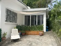 The Pod, Sunset Crest, Holetown