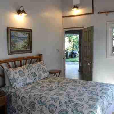 Baywatch - seaside villa, modern, spectacular location & garden, pool, cook Rooms