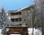 Across from Central Village/Slopes! AC 3BR MIDWEEK SPECIALS!!!  WIFI