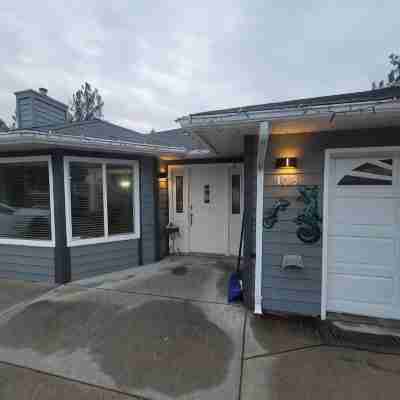 Fully accessible 3 bed 2 bath entire suite! Hotel Exterior