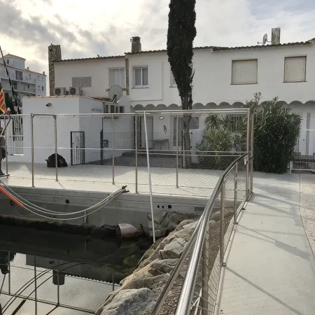 House on port with garden-Mooring possible-Santa Margarida Rosas
