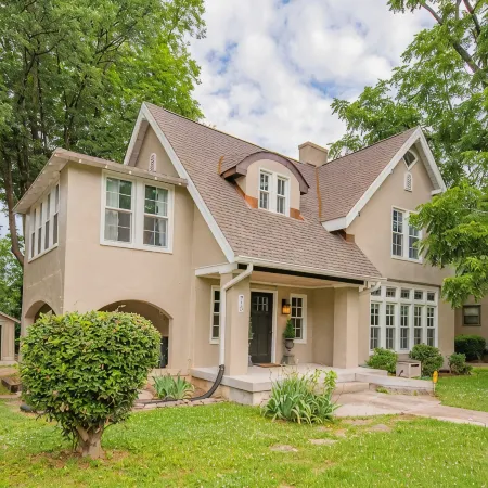 The Young House Very Close To Downtown Murfreesboro  35 minutes from Nashville!