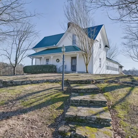 Bluff Springs Farmhouse