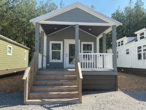 Tiny Homes for Rent, minutes to the Casino, Golf Course & Water Park