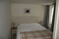 Cottage (2 bedrooms - 3 beds)  Polruan Fowey-stunning views over the estuary+sea