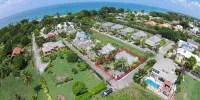 Beautiful West Coast villa, shared pool, Inc Fairmont Beachclub access for four. - 3-Star