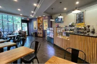 The Roscoe Village Guesthouse - Apartments