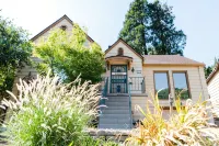 Dunsmuir Adventure House ~ Spacious family getaway - Wifi