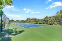 Sun, Sand and Pool : Condo at Savannah, Tybee - 3-Star