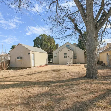 Sage Cottage: Cozy & Serene/ Sleeps 6 / Huge Yard!