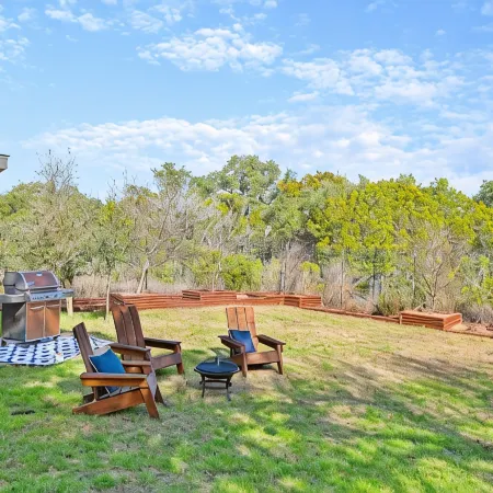 Cabin in Hill Country 1 bed, 1 bath w/ hot tub, gym, sauna, & cold plunge
