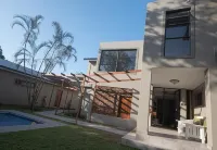 Hillside Guesthouse Umhlanga - Pensionat