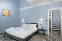 Q71 Timeless Suites - Condos
