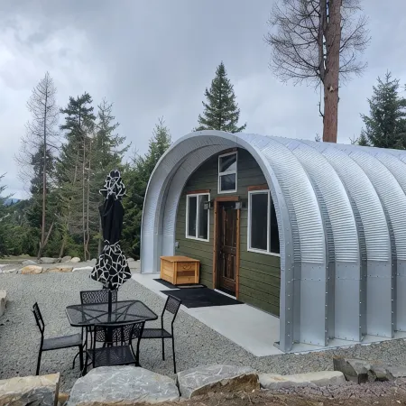 Luxurious Quonset hut in the woods, mountain views