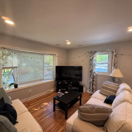 Charming 3-bedroom house in Annapolis two blocks from the Navy Stadium