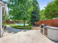 Home oasis with sauna, jacuzzi, pool & heated gazebo!