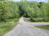 Airstream Glamper in Hocking Hills, Hot Tub, 1 Mile to Old Man's Cave! - homestay